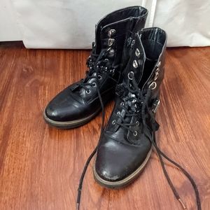 Combat boots
